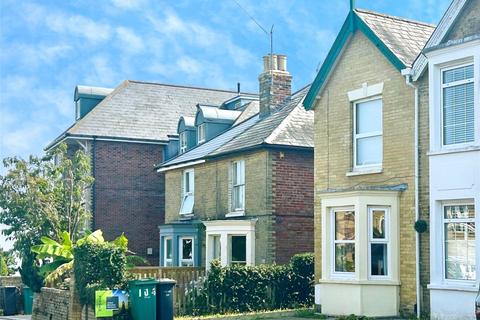 Mill Hill Road, Cowes, Isle of Wight 3 bed semi
