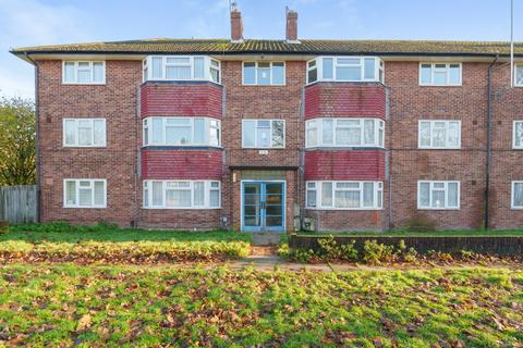 Hornbeam Road, Hayes, UB4 2 bed flat for sale