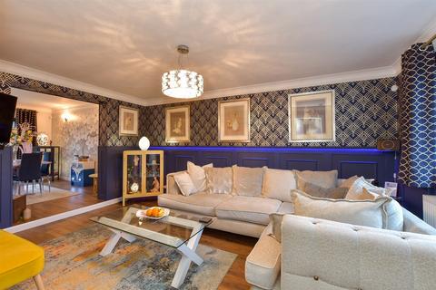 Park Lane, Hornchurch, Essex 3 bed semi