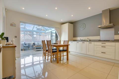 Farm Close, Barnstaple EX31 4 bed detached house for sale