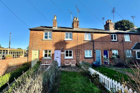 Blakes Cottages, Kings Street, Odiham 2 bed terraced house for sale