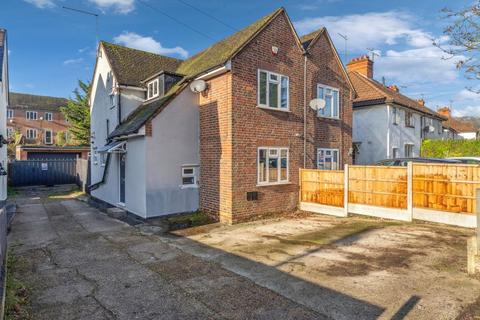 Bowerdean Road, High Wycombe HP13 3 bed semi