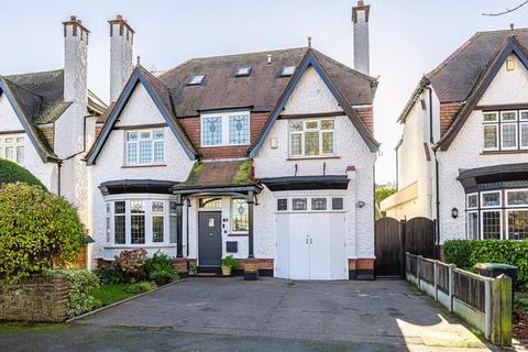 6 bedroom detached house for sale