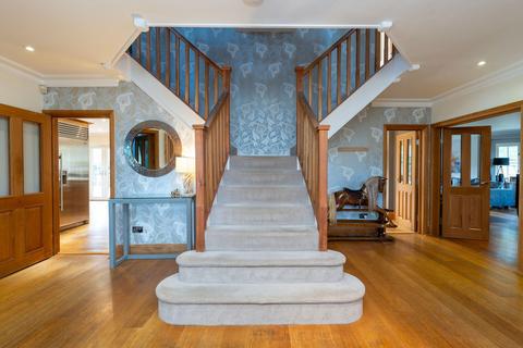 Brassey Hill, Oxted RH8 7 bed detached house for sale