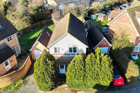 Kingsley Meadows, Wickford, Essex, SS12 4 bed detached house for sale