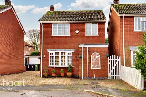 St Peters Close, Lutterworth 3 bed detached house for sale