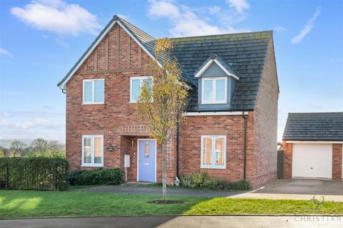 Enstone Way, Evesham WR11 4 bed detached house for sale