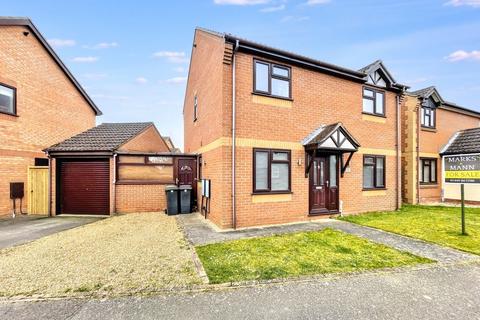 Thackeray Grove, Stowmarket, IP14 4 bed detached house for sale