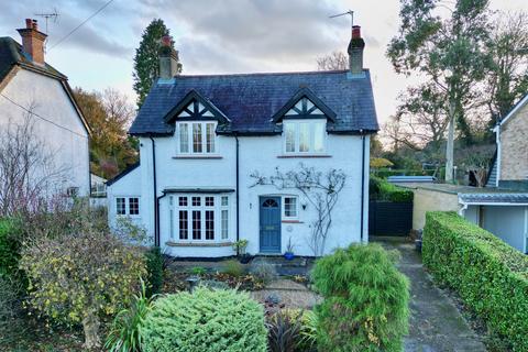 Chiltern Road, Great Missenden, HP16 3 bed detached house for sale