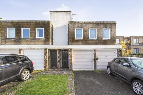 Merryfield Gardens, Stanmore, Middlesex 3 bed apartment for sale