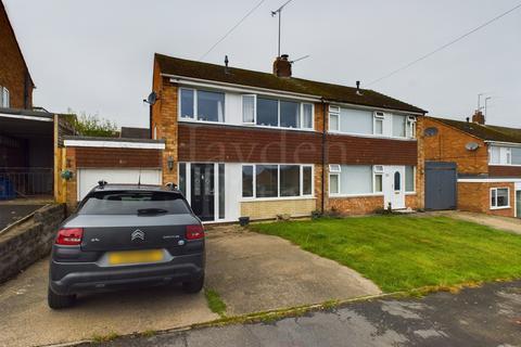 White Heart Close, Bewdley, DY12 2HZ 3 bed semi