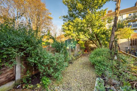 Drayton Road, Willesden, London, NW10 2 bed flat for sale