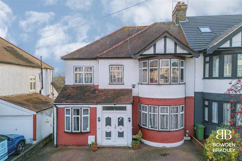 Hillington Gardens, Woodford Green 5 bed semi