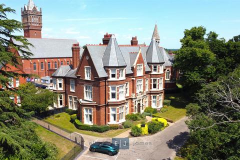 Regents Drive, Claybrook Villas... 2 bed duplex for sale