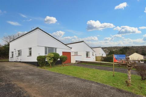 Lanmoor Estate, Lanner 2 bed detached bungalow for sale