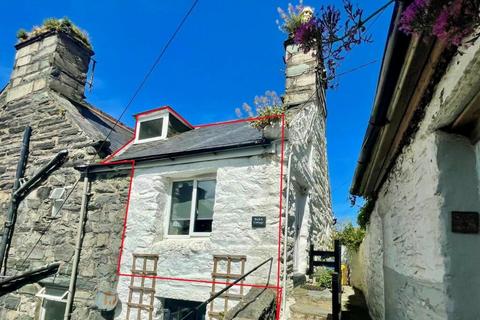 St Georges Lane, Barmouth, LL42 1 bed character property for sale