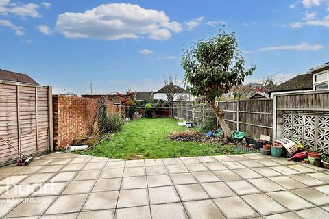 Katherine Gardens, Hainault 5 bed semi