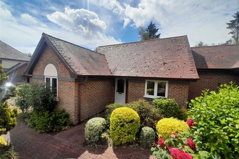 Garrett Close, Kingsclere, Newbury... 2 bed bungalow for sale