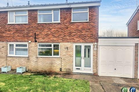 Woodthorne Close, Rugeley, WS15 2RZ 3 bed semi