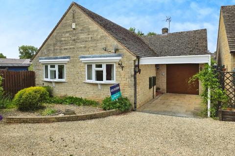 Farmcote Close, Eastcombe, Stroud 2 bed detached bungalow for sale