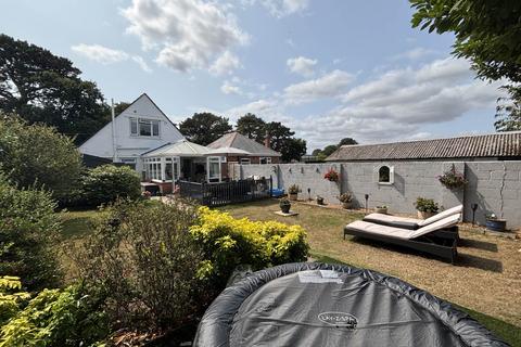 BH11 FRANCIS AVENUE, Bournemouth 3 bed detached house for sale