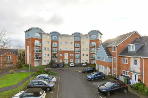 Rubeck Close, Redhill, Surrey 2 bed apartment for sale