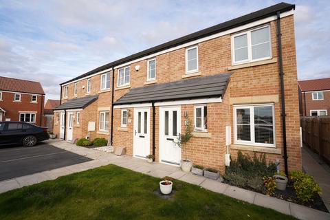 Limestone Road, West Yorkshire WF1 2 bed end of terrace house for sale