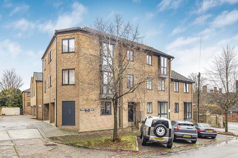 Honey Hill Mews, Cambridge CB3 3 bed apartment for sale