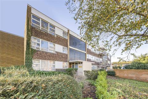 Bucklands Road 2 bed apartment for sale