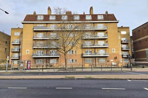 Dock Road, London, E14 8HB 2 bed flat for sale