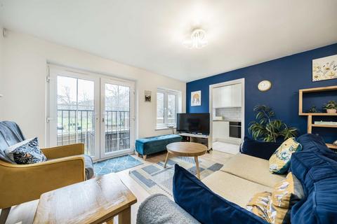 Lordship Lane, London SE22 2 bed flat for sale