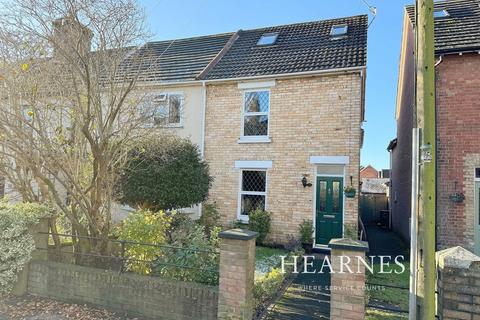 Shaftesbury Road, Heckford Park... 3 bed semi