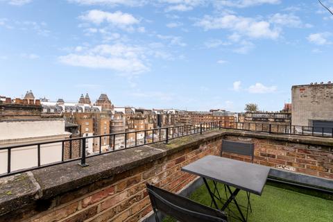 Queen's Gate Gardens, South... 2 bed flat for sale