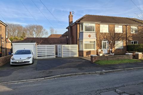 Southfield Drive, Normoss FY3 3 bed semi