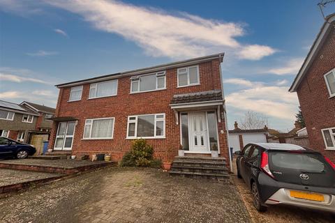 Canterbury Gardens, Hadleigh, Ipswich 3 bed semi