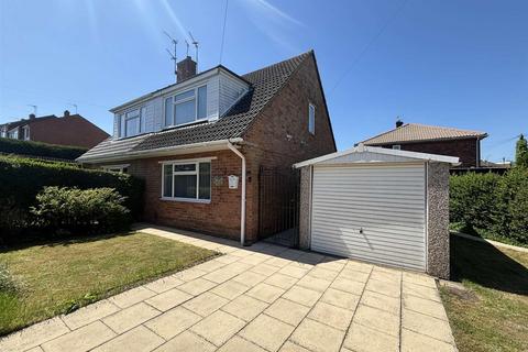 St. Bernards Close, Shepshed LE12 3 bed semi