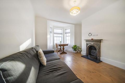 West Barnes Lane, New Malden 2 bed flat for sale