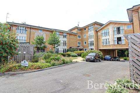 Stafford Avenue, Hornchurch, RM11 2 bed apartment for sale