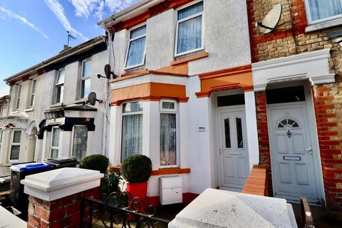 Eaton Road, Dover, Kent, CT17 9PB 3 bed terraced house for sale