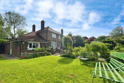 East Sussex TN31 5 bed detached house for sale