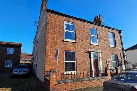 21 Priestgate, Nafferton, Driffield... 4 bed semi