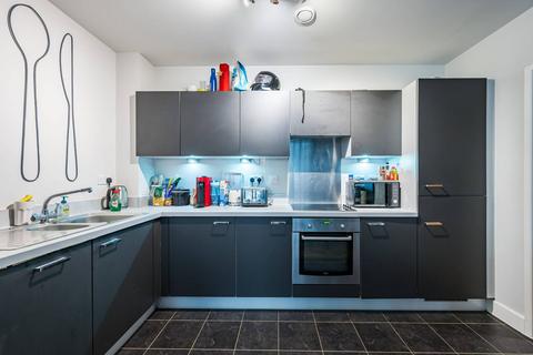 8 Nelson Walk, London E3 2 bed flat for sale