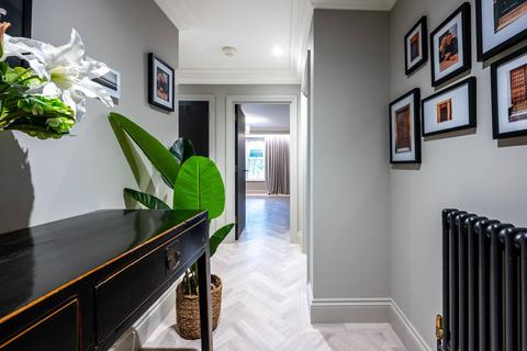 Franklin Court, Wormley, Witley, GU8 2 bed flat for sale