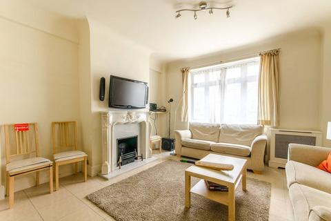 Hall Road, St John's Wood, London, NW8 3 bed flat for sale