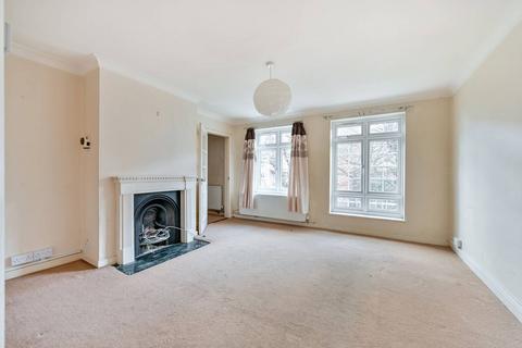 Glenbuck Road, Surbiton, KT6 2 bed flat for sale