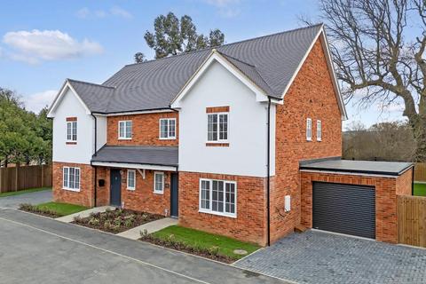 4 bedroom semi-detached house for sale