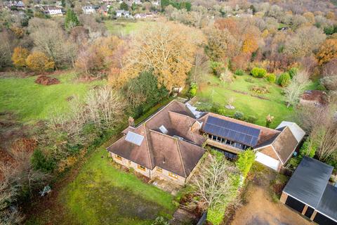 High Street, Nutley, TN22 7 bed detached house for sale