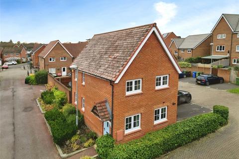 Shearwater Drive, Berkshire RG12 2 bed detached house for sale