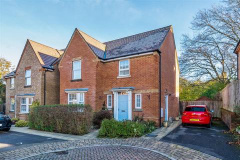 Danube Drive, Southampton SO31 4 bed detached house for sale