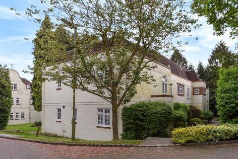 Lightwater,  Surrey,  GU18 1 bed flat for sale